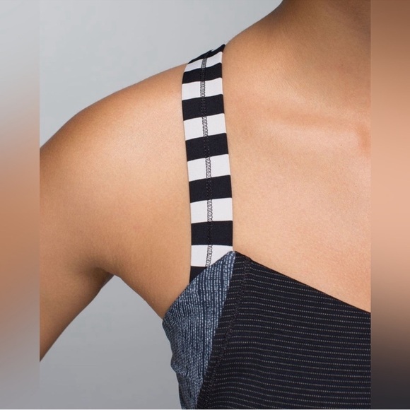 Lulu lemon Black Striped rest less tank black/burlap texture black dune. - Picture 5 of 13